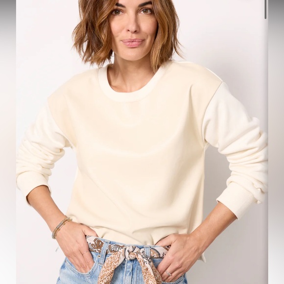 Evereve Tops - Evereve Faux Leather crewneck sweatshirt m